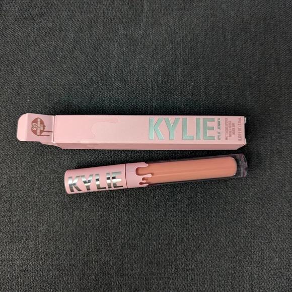 Kylie Cosmetics Matte Liquid Lipstick in Another Day, Another Nude - Picture 6 of 10